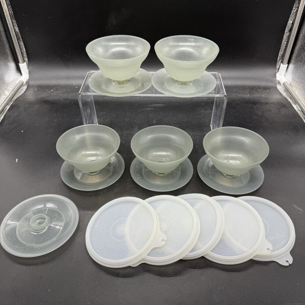 Vintage Tupperware Dessert Pudding Parfait Jello Cups With Lids Set of 5 Gray